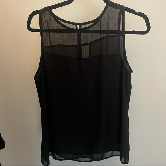 ⭐️ 3/$20 Fun2Fun Payne Sheer Detail Blouse Sleeveless Black Top Medium No Tag - Picture 2 of 7